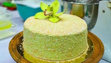 Recipe: Bake your own Pandan Chiffon Cake